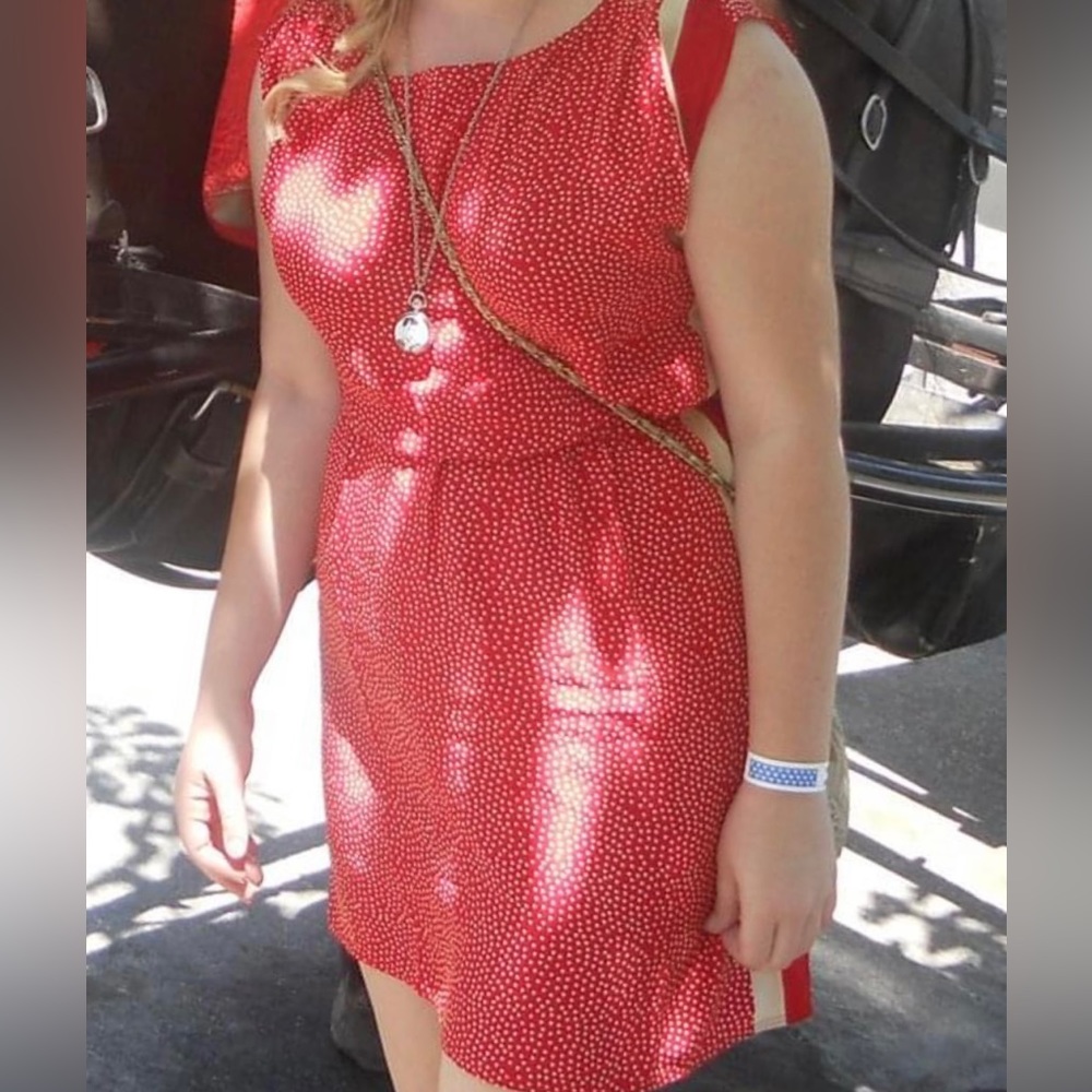 Timeless red polka dot mini dress 👗 ♥️